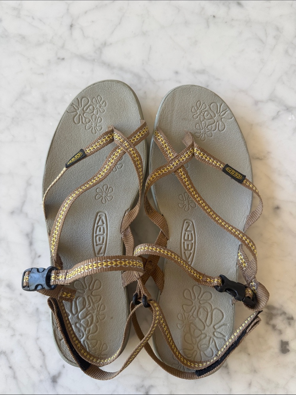Keen lightweight straps active sandals. Tan /yellow and lavender stitching. 7.5